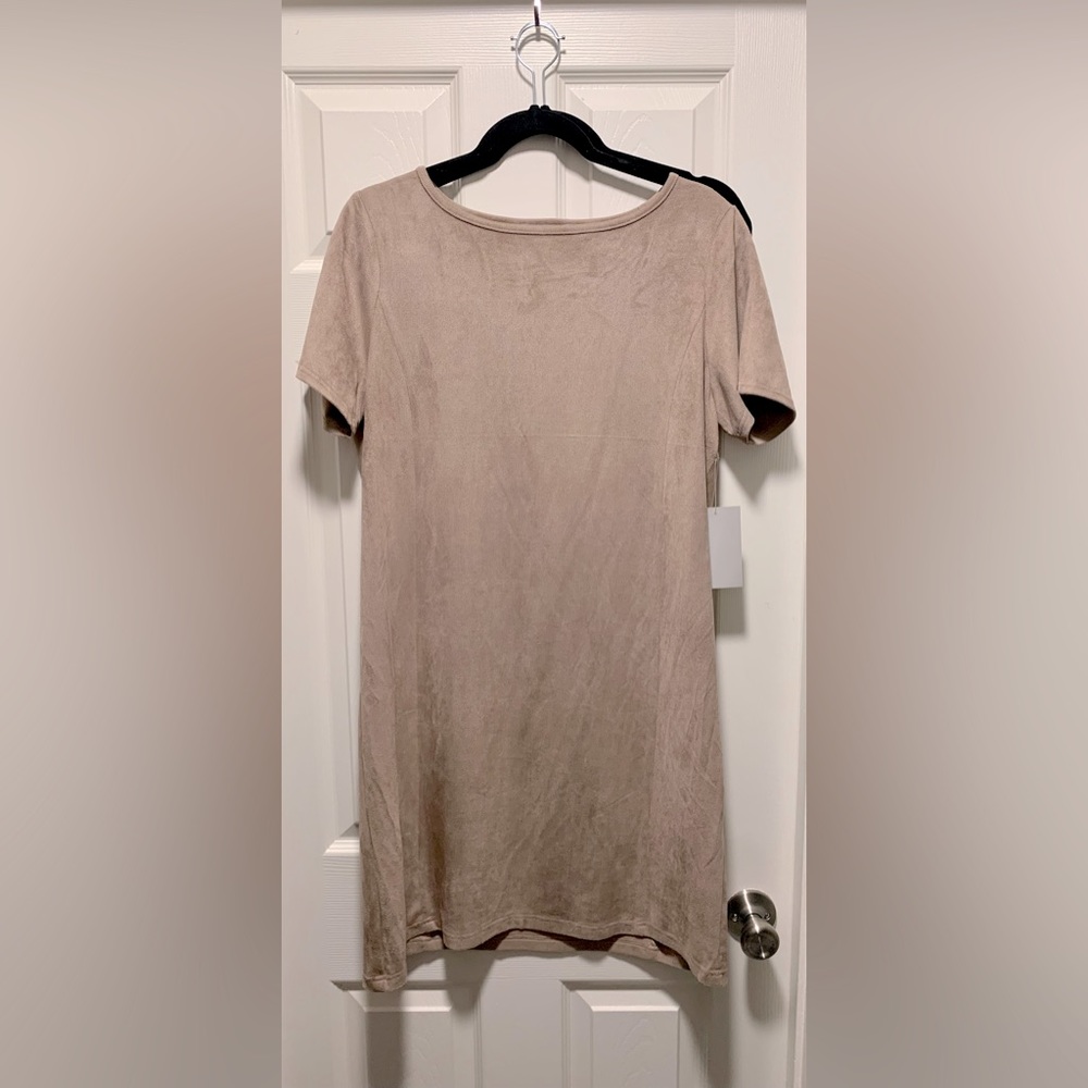 NWT. Suede dress. Loose fit. Size medium